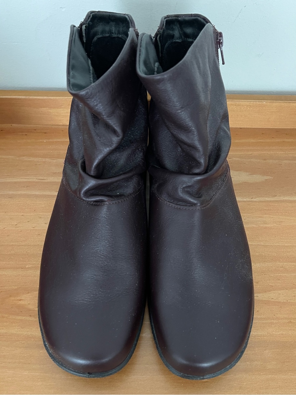 NEW HOTTER WHISPER ANKLE LEATHER BOOTS in WIDE